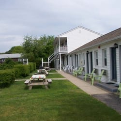 The Surfside Motel 10 Photos 11 Reviews Hotels 334 Narrow Photo Of The Surfside Motel Charlestown Ri United States Gas Grills And