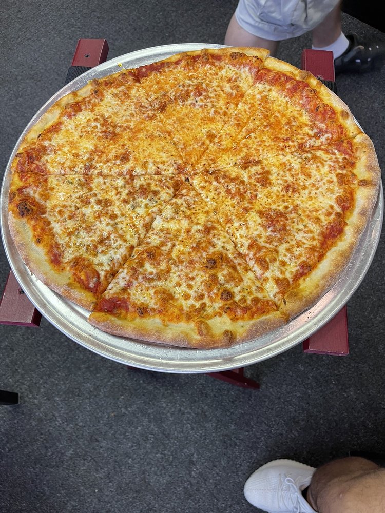Mimi&rsquo;s Pizza, Middleburg Heights | Roadtrippers