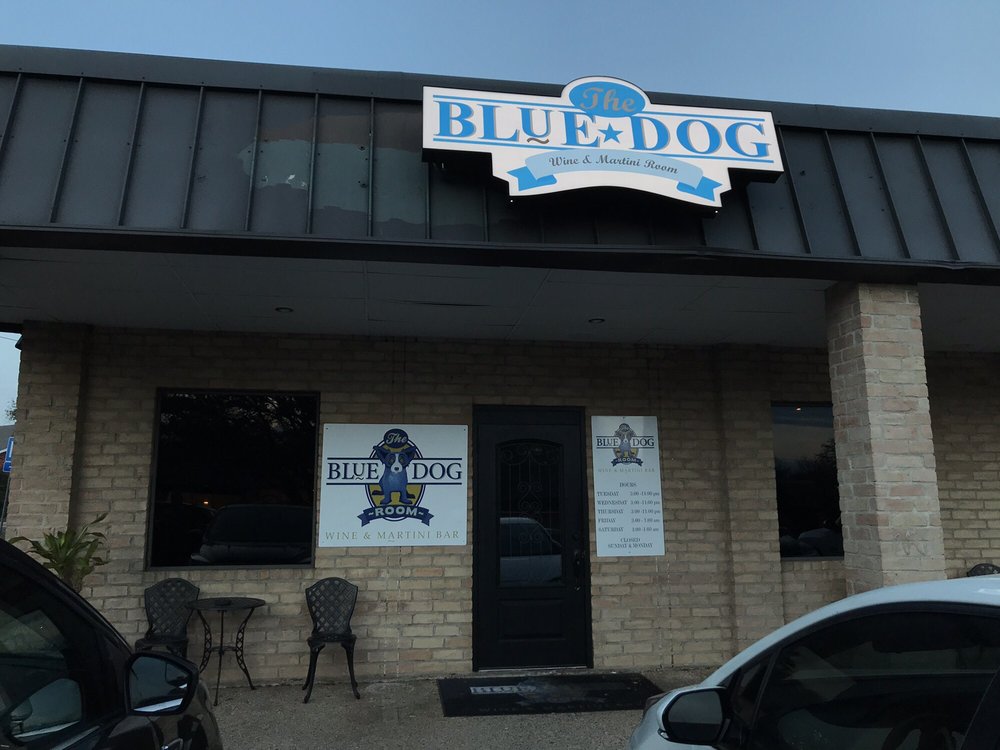 Blue Dog Wine & Martini Bar