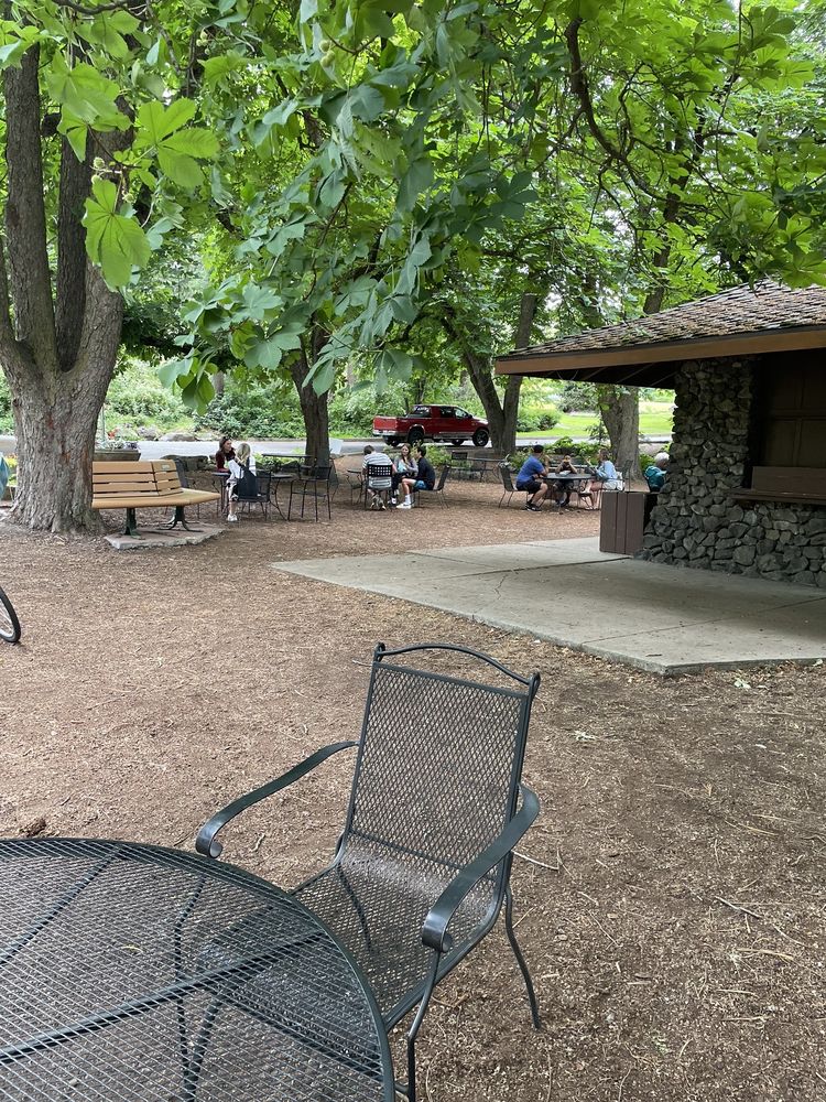 Manito Park Bench Cafe