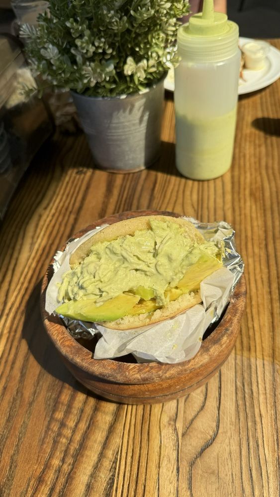 Gusticos Bistro