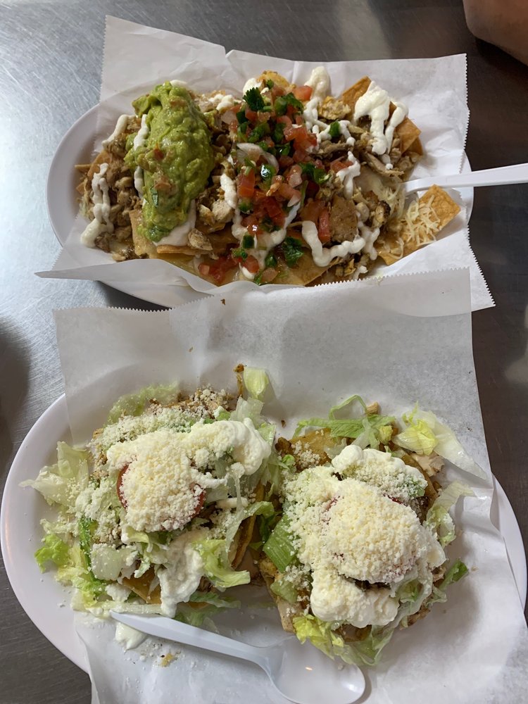 Los Tres Pollos