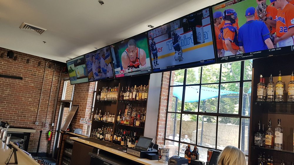 Tobacco Road Sports Cafe & Brewery