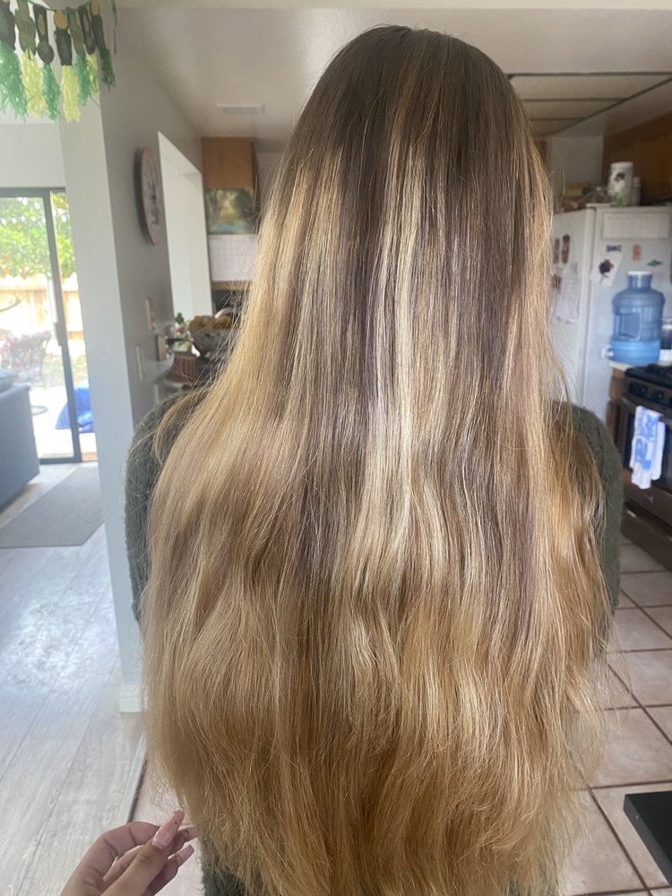LaBelle's Salon