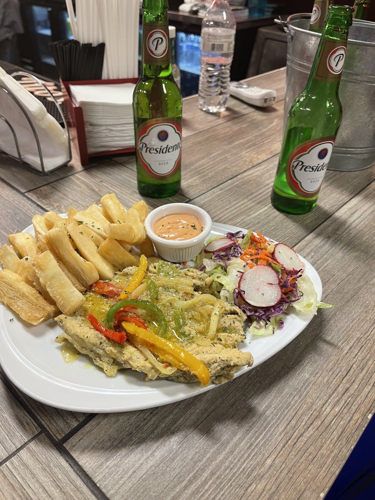 Merengue Dominican Restaurant and Bar