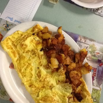 Rodd S Restaurant 34 Photos 38 Reviews Diners 854 Farmington Photo Of Rodd S Restaurant Bristol Ct United States Huge Meat Omelette