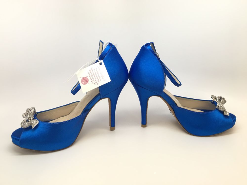 Signature Shoes 96 Photos Shoe Stores 271 Westwood Ave, Westwood