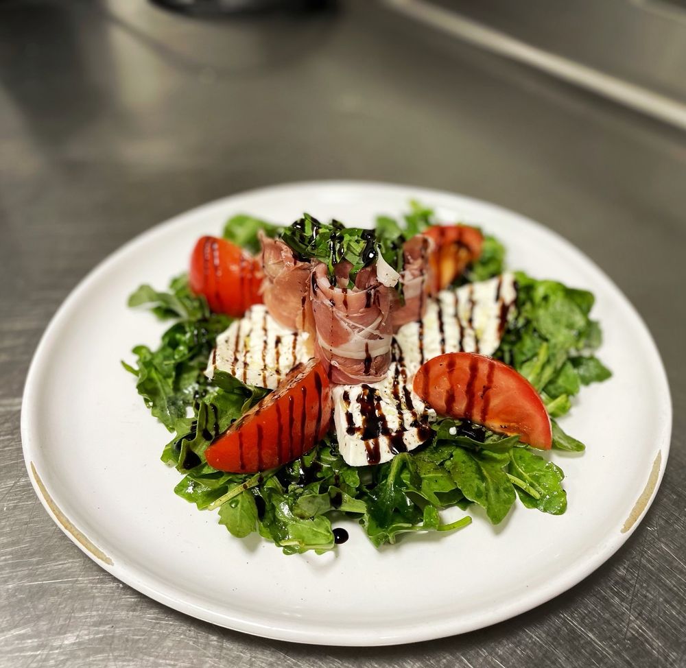 Giro Trattoria & Pizza