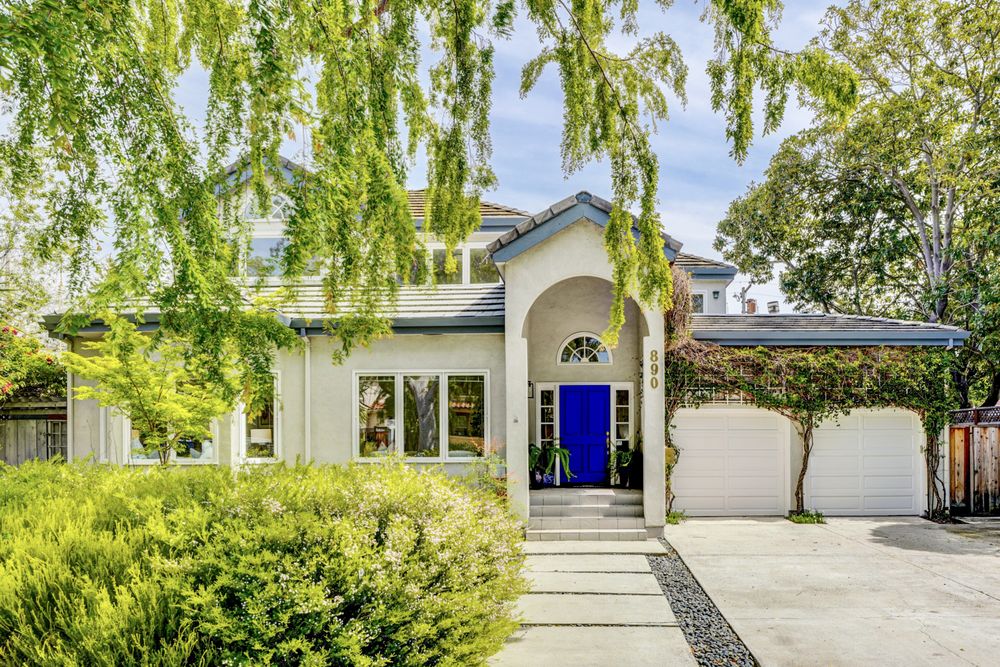 Wen Guo Real Estate Group - KW Luxury