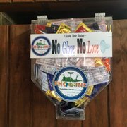 Photo of La Reine Chicken Shack - Christiansted, Virgin Islands, U.S. Virgin Islands. I walked to the bathroom, which is outside and this is what I'm greeted with lol #noglove #nolove