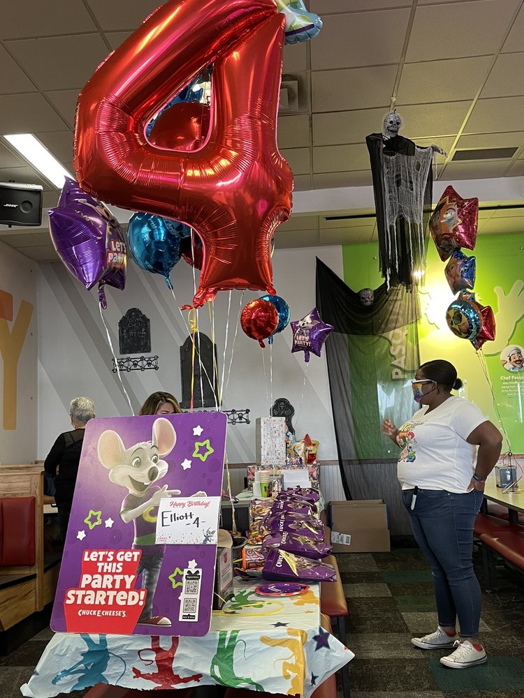 Chuck E. Cheese