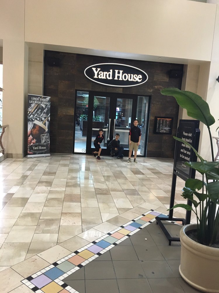 One Of The Rivercenter Mall S Restaurants Yelp Photo Of Yard House San Antonio Tx United States One The