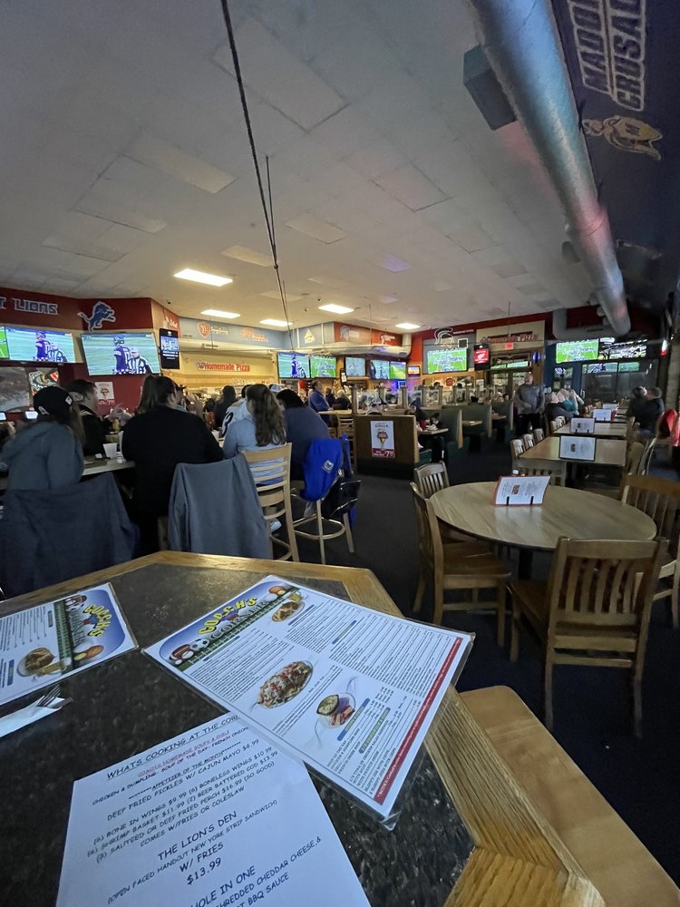 Coach's Corner Bar & Grill, Livonia Roadtrippers