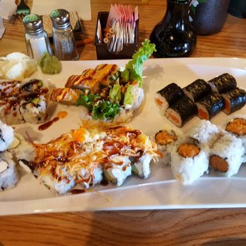 Hy Sushi 127 Photos 53 Reviews Bars 130 W Tiverton Photo Of Hy Sushi Lexington Ky United States Ortment Rolls