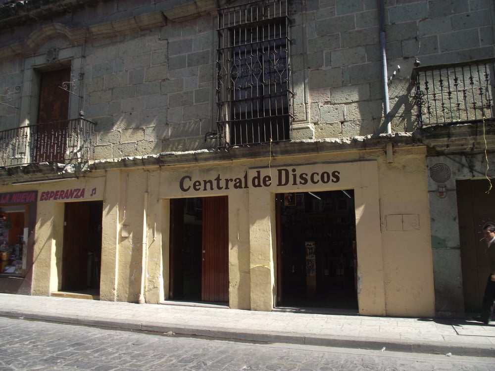 Central de discos 10 reviews vinyl records bustamante, 118 ...