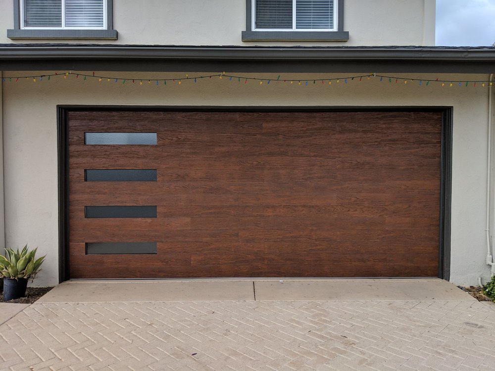 Clopay Canyon Ridge Modern Collection Stained Composite 20 4