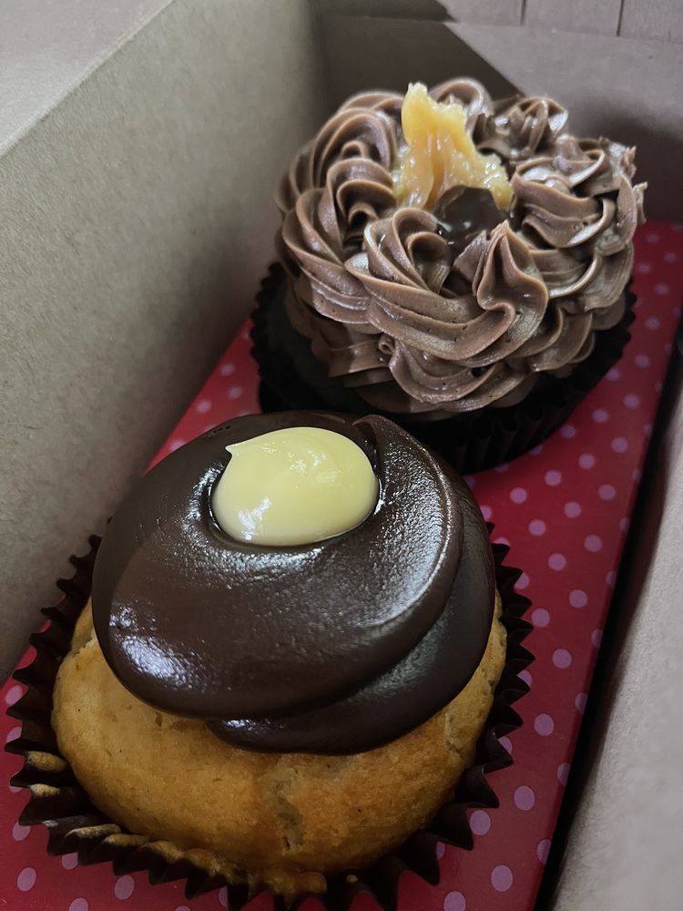 SmallCakes Cupcakery and Creamery