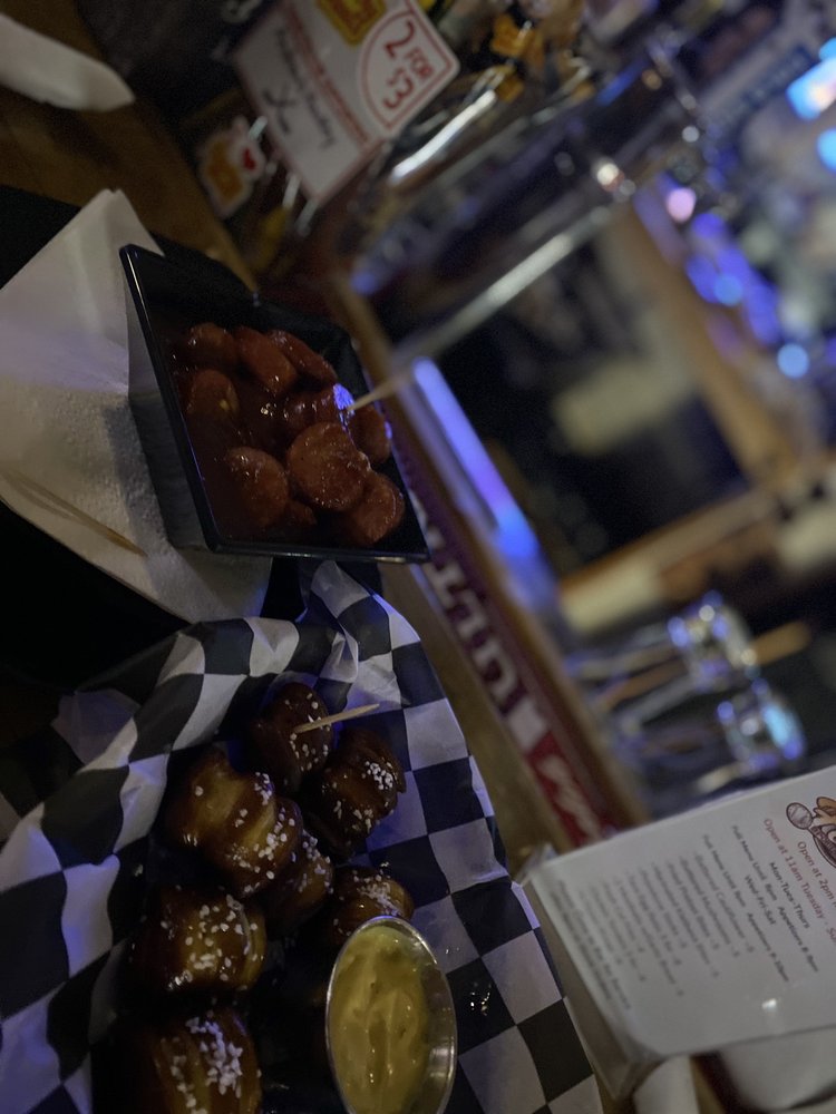 Fetz’s Sports Pub