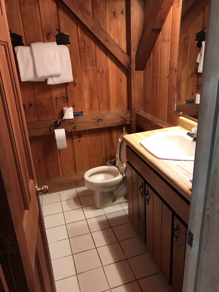 Archers Mountain Inn Closed 41 Photos 23 Reviews Bed