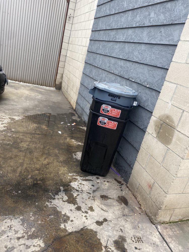 Orellana's Demolition Clean Ups & Hauling service’s