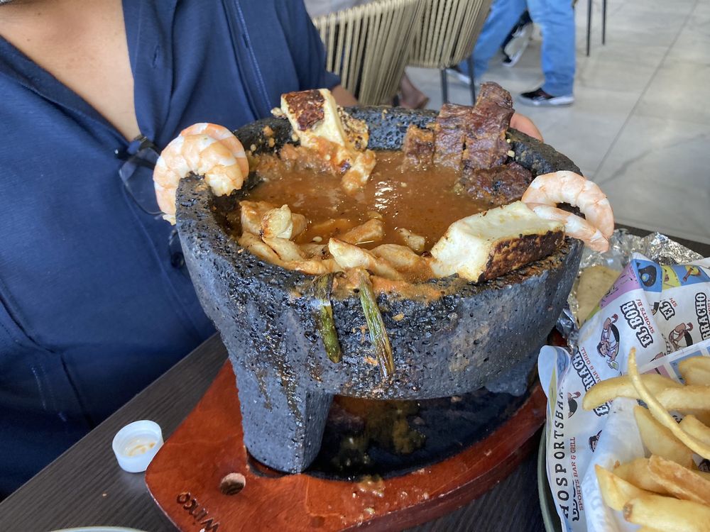 El Borracho Sports Bar & Grill