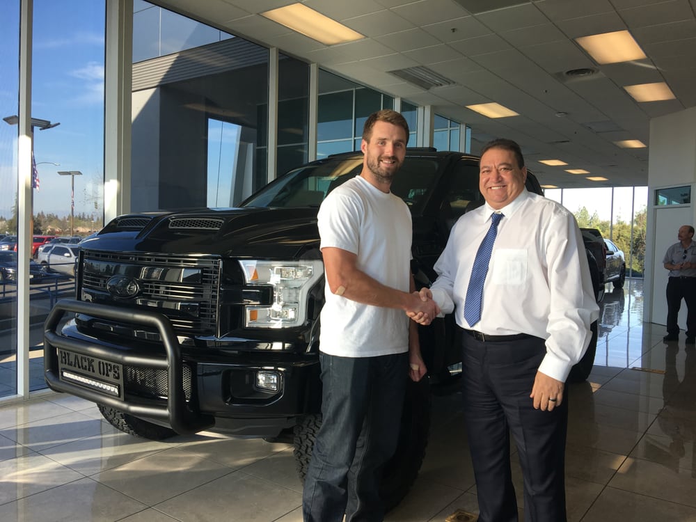 Lithia Ford Fresno >> Cal Sager Our Gm Thanking Brian Jacob From The Carolina Panthers Lithia Ford Fresno >> Cal Sager Our Gm Thanking Brian Jacob From The Carolina Panthers