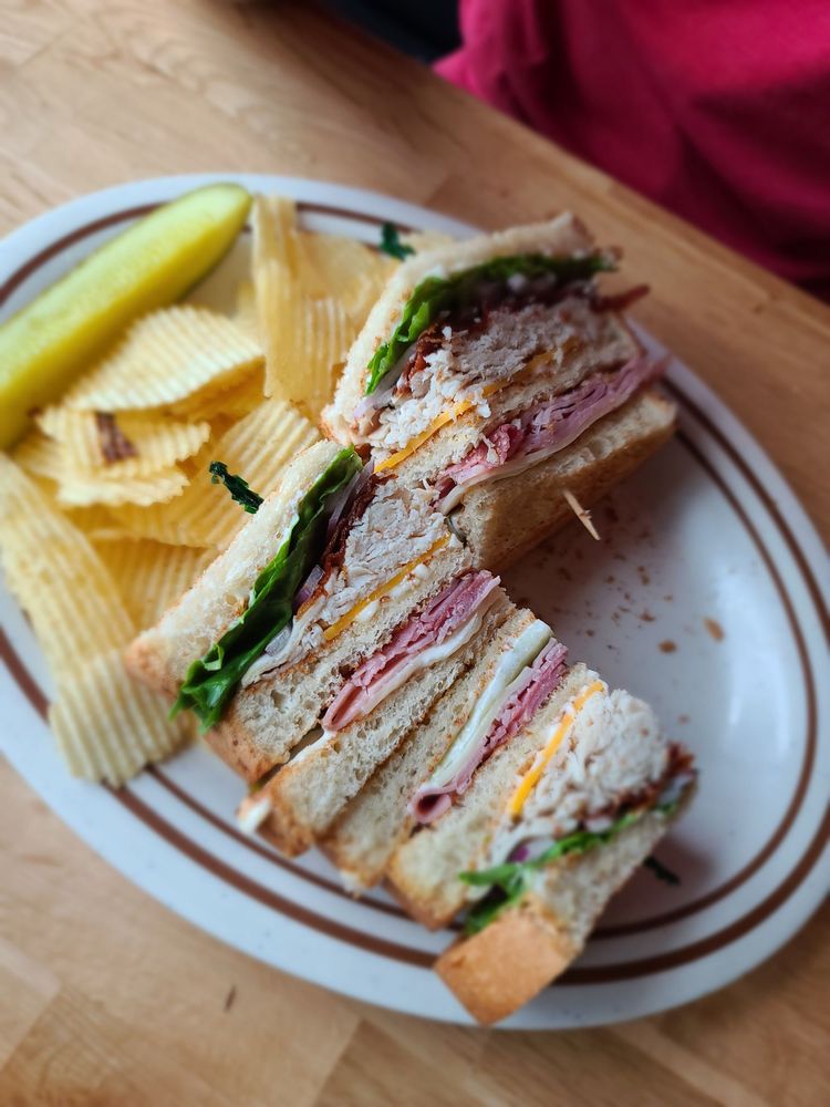 Dominic’s Deli & Eatery Dominic’s Deli & Eatery