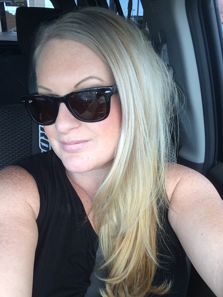 Tinder wrijven en rukken brunette Tinder wrijven en rukken brunette