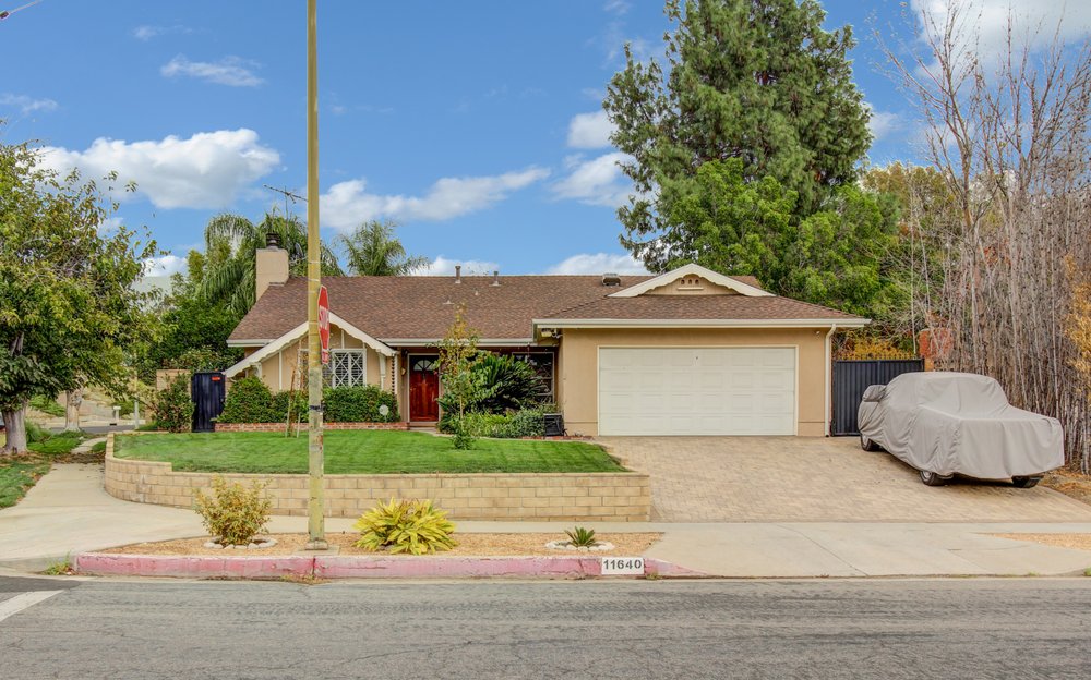 Diane MacLennan - Pinnacle Estate Properties