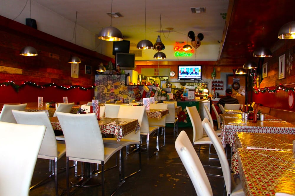 A Nice Looking Capri Restaurant All Decorated For Christmas Yelp Photo Of The Capri Italian Restaurant Los Angeles Ca United States A