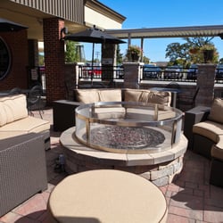 Unique Suites Hotel 16 Photos Hotels 920 W Lincoln Ave Photo Of Unique Suites Hotel Charleston Il United States Outdoor Patio With