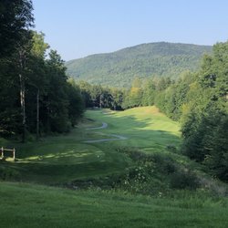 golf in town of