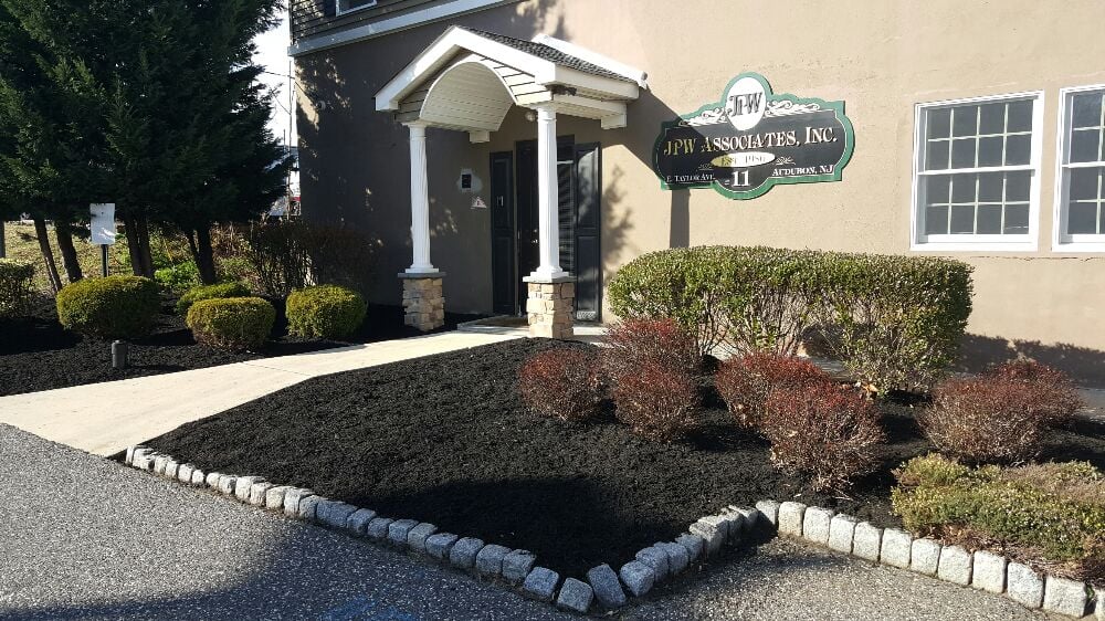 4 Seasons Landscaping & Lawn Care