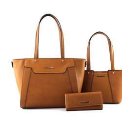 Sd Designer Handbags 357 Fotos Tiendas Al Por Mayor 1131 Bay Foto De Sd Designer Handbags Chula Vista Ca Estados Unidos