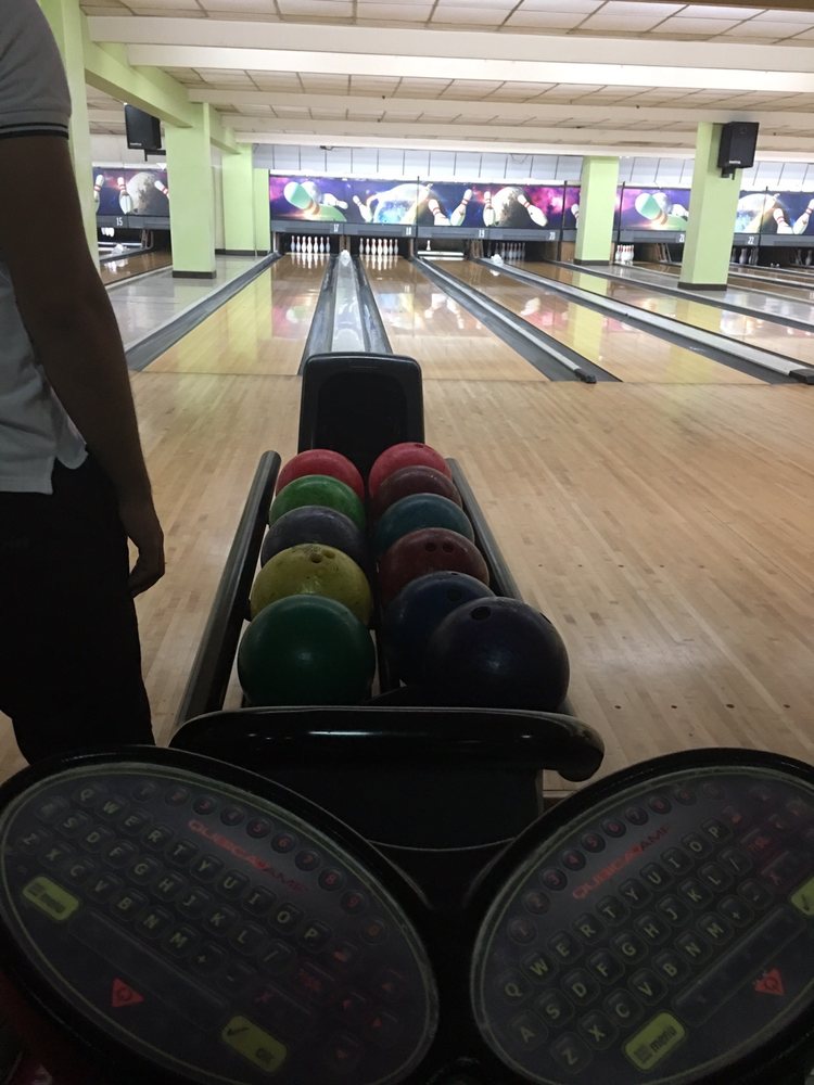 AMF PuyatSuperbowl 15 Photos Bowling Don Chino Roces Ave. cor