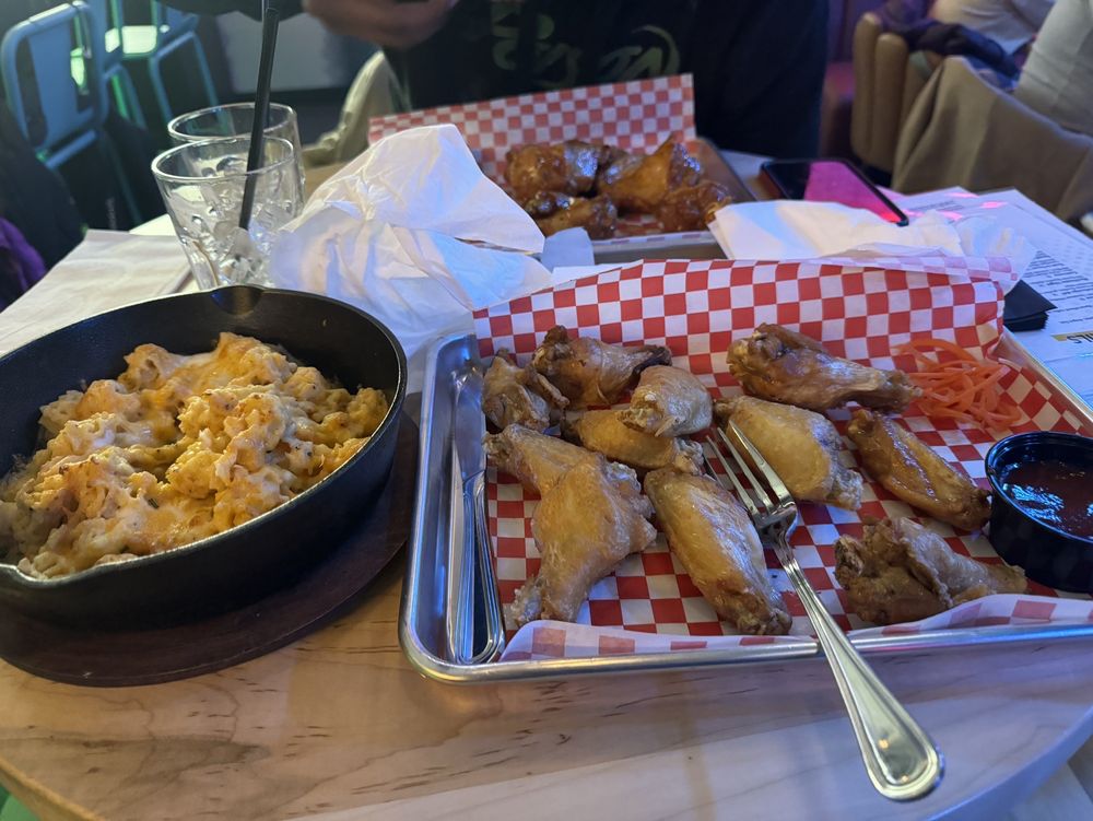 Streetcar Bar + Bites