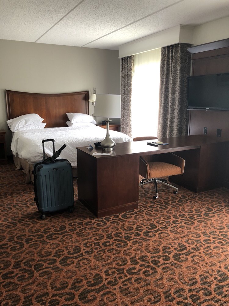 Hampton Inn & Suites Pittsburgh-Meadow Lands