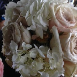 Photo Of Chapel Hill Flowers Gifts Columbus Oh United States Bridesmaid Photo Of Chapel Hill Flowers Gifts Columbus Oh United States Bridesmaid