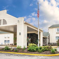 Quality Inn 24 Photos Hotels 1740 New Butler Rd Castle Photo Of Quality Inn New Castle Pa United States