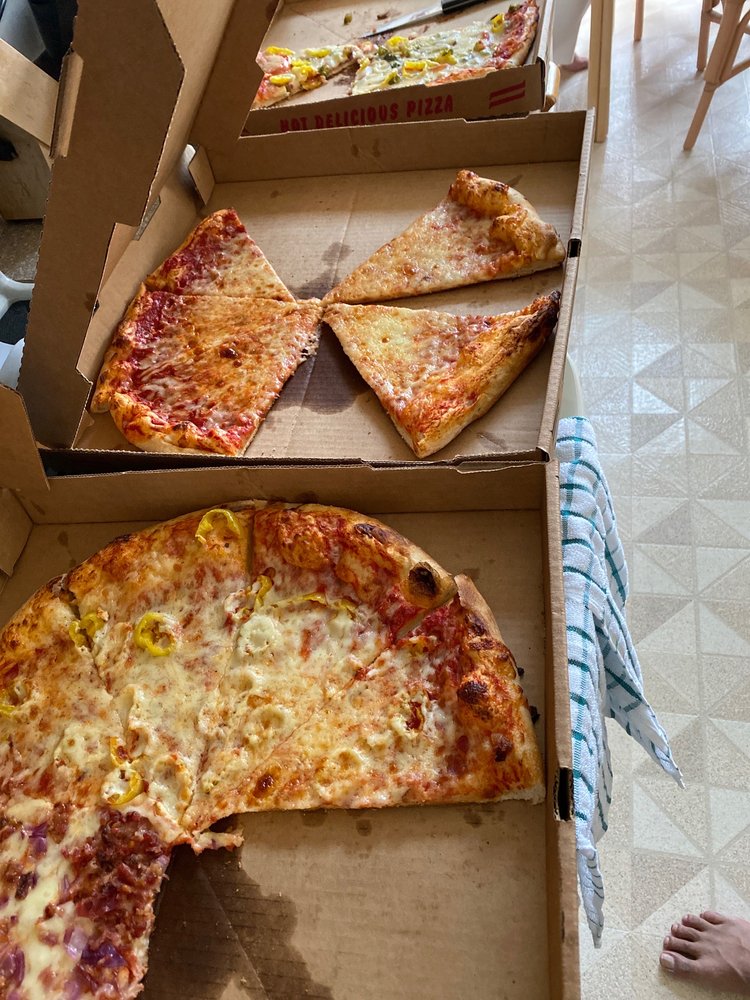 Corolla Pizza & Deli