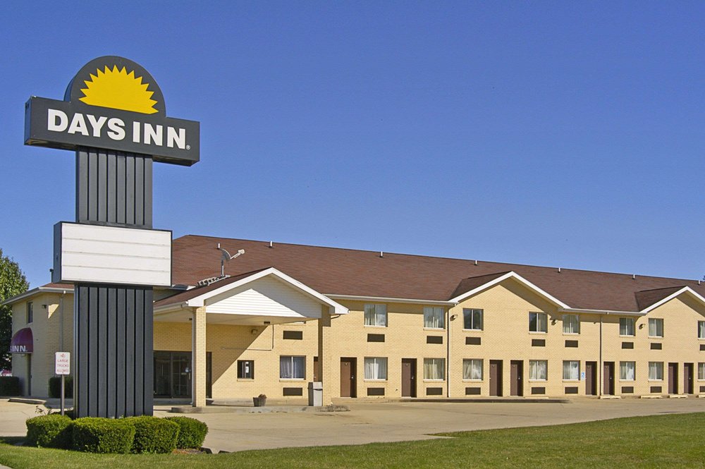 Days Inn By Wyndham Charleston Hotels 810 West Lincoln Days Inn By Wyndham Charleston Hotels 810 West Lincoln Il Phone Number Yelp