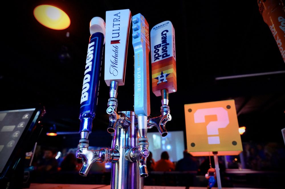 80's Bar and Grill