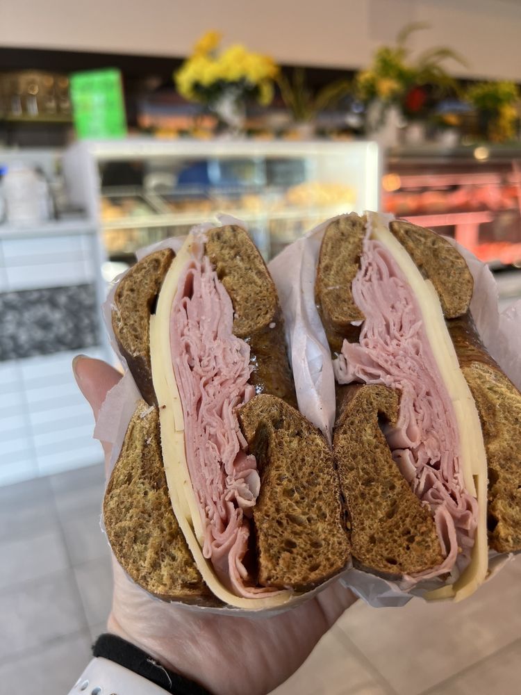 Crown Bagels