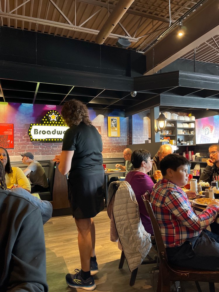 Broadway Bar & Grill