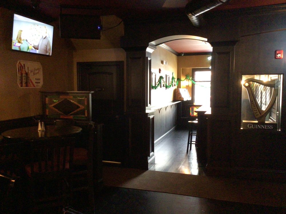 Finola’s Irish Pub