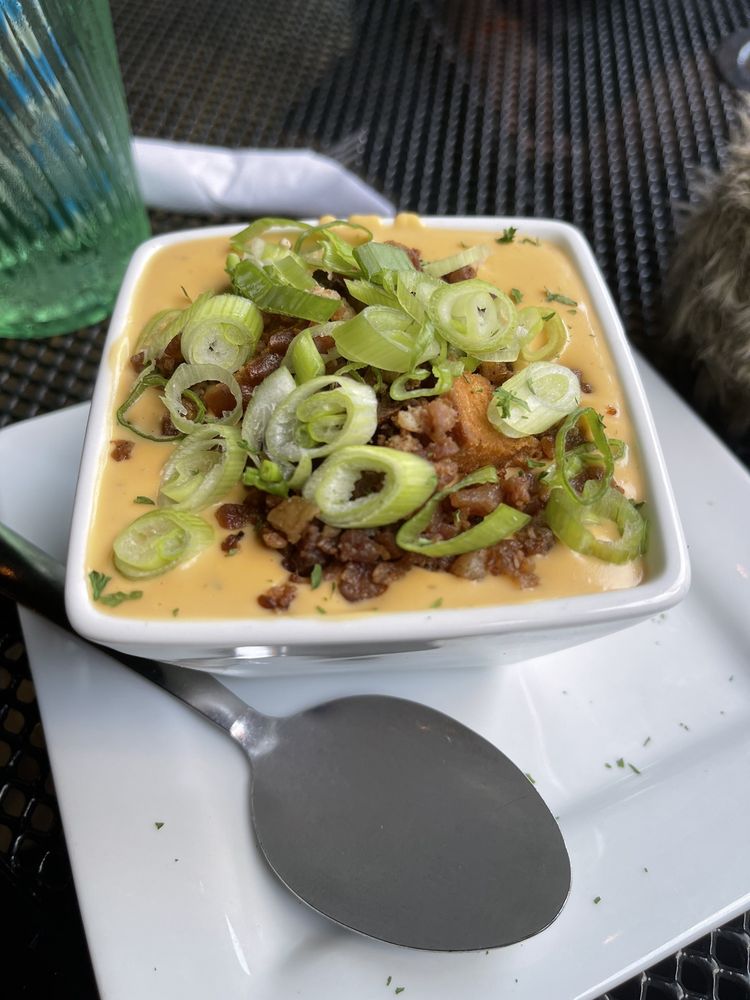 Kenny's Westside Pub