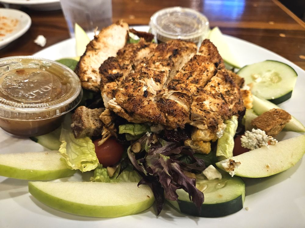 100 Main Restaurant & Bar