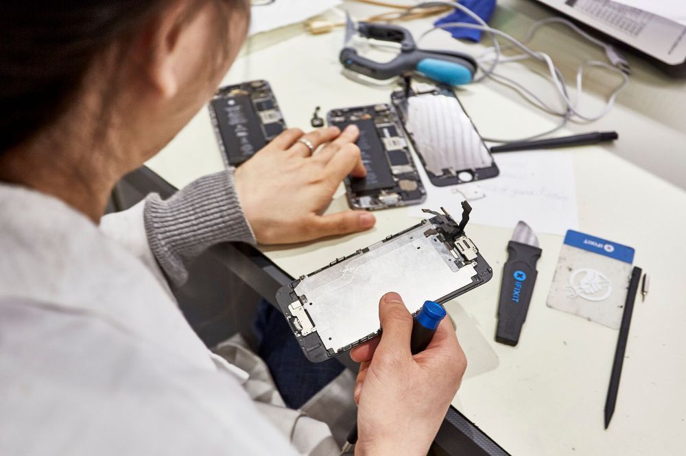 Mobile Klinik Professional Smartphone Repair - Victoria