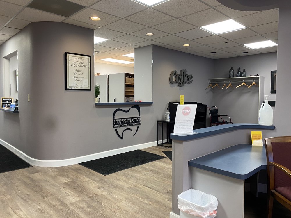 image of business Henrickson Dental