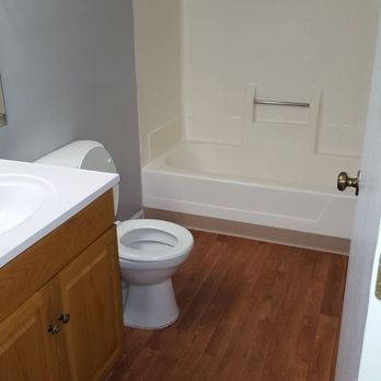 Bonhomme Village Apartments 18 Photos 1124
